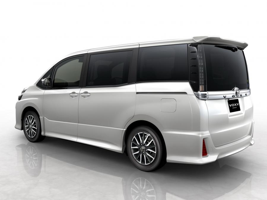  Toyota Voxy Concept 2013 года  (фото 3 из 4)